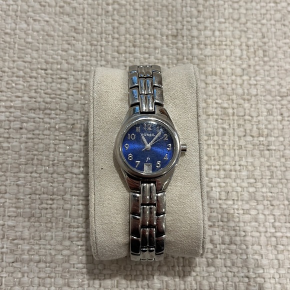 Fossil Accessories - FINAL PRICE DROP! Fossil F2 Silver Watch